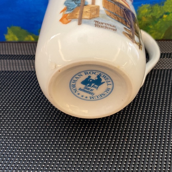 Vintage OFFICIAL Norman Rockwell Collectable Mugs (4 set) - Picture 4 of 14